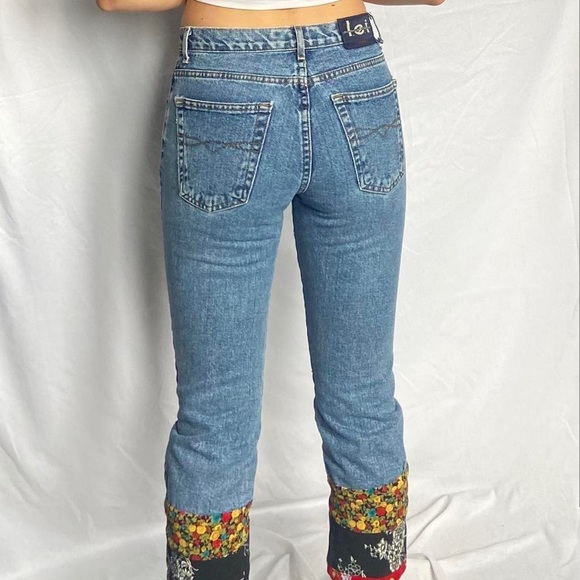 Vintage Y2K L.E.I Denim Capris with Fabric Trim - Picture 2 of 4